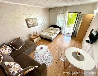 Sobe i Apartmani Katnić, , ενοικιαζόμενα δωμάτια στο μέρος Bečići, Montenegro - viber_image_2024-06-11_17-37-52-489
